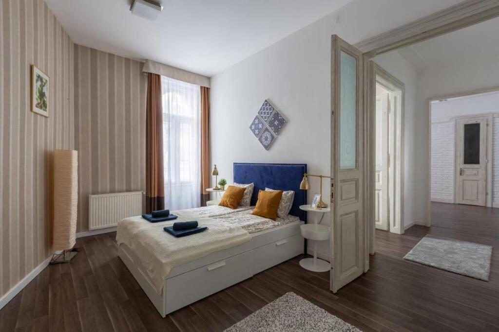 בודפשט Chic, Captivating Space Near Opera House מראה חיצוני תמונה