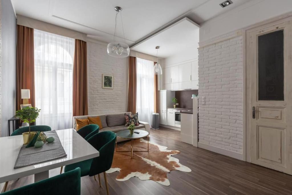 בודפשט Chic, Captivating Space Near Opera House מראה חיצוני תמונה