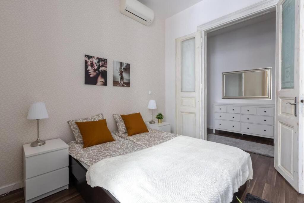 בודפשט Chic, Captivating Space Near Opera House מראה חיצוני תמונה