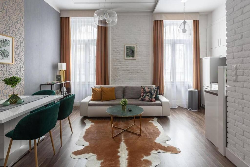 בודפשט Chic, Captivating Space Near Opera House מראה חיצוני תמונה